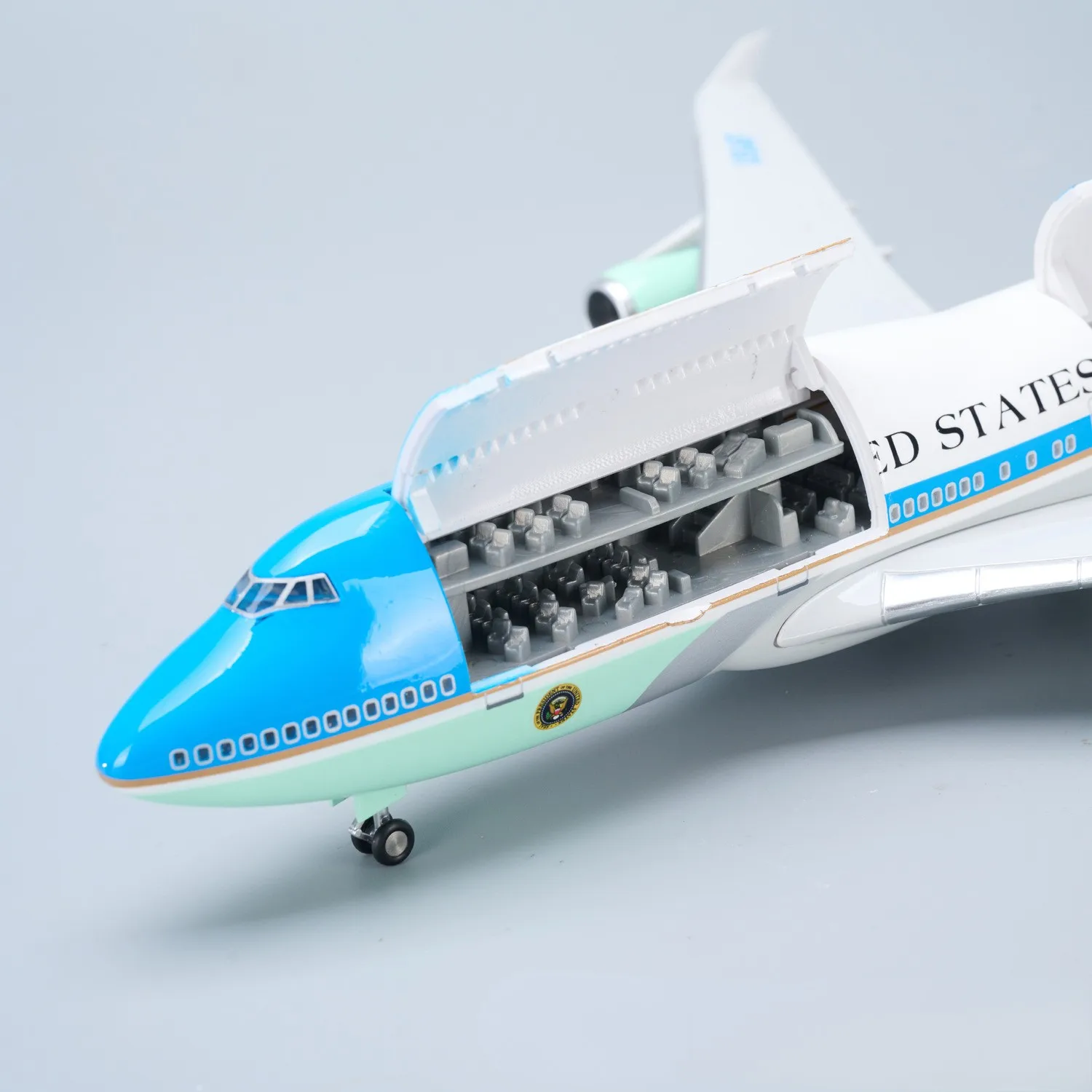 47cm Air Force One B747 Diecast Resin Airplane Model Kit Cabin Door Openable for Aviation Enthusiasts Gift or Display Collection