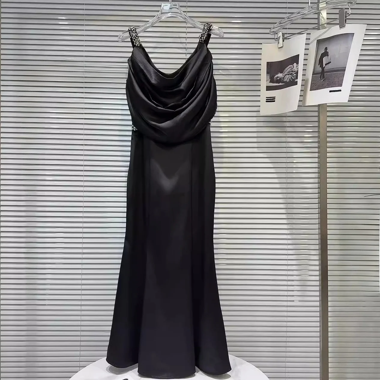 Vestido Largo de Satén con Escote en V y Borde de Diamantes de Moda para el Verano de 2025, Vestido Maxi E sin Tirante...