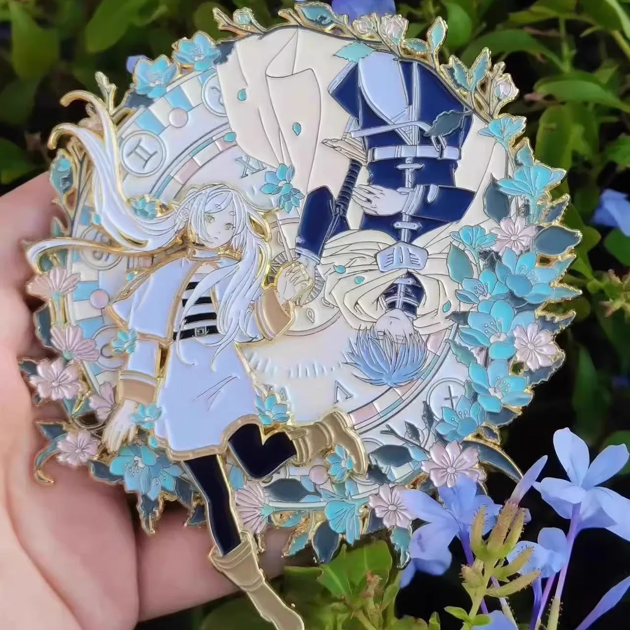 شارة بروش لشخصية الرسوم المتحركة اللطيفة المعدنية من Beyond Journey's End لملحقات حقيبة الظهر هدية ديكور #1