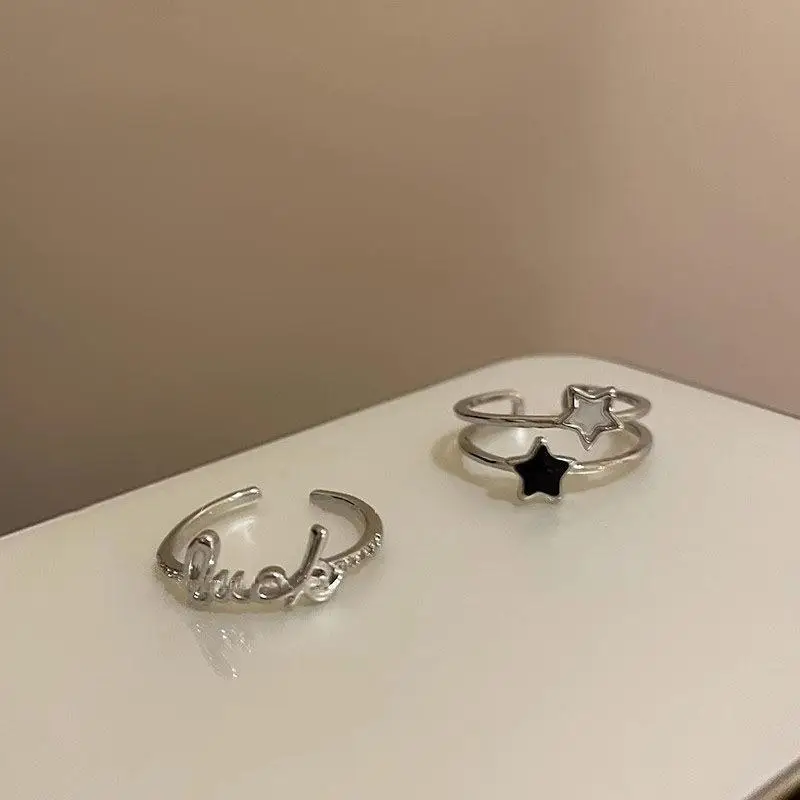 2025 جديد الكورية الفضة اللون أربعة نجوم مدببة خواتم للنساء بسيطة Y2k الصليب ستار افتتاح قابل للتعديل خاتم الاصبع هدية