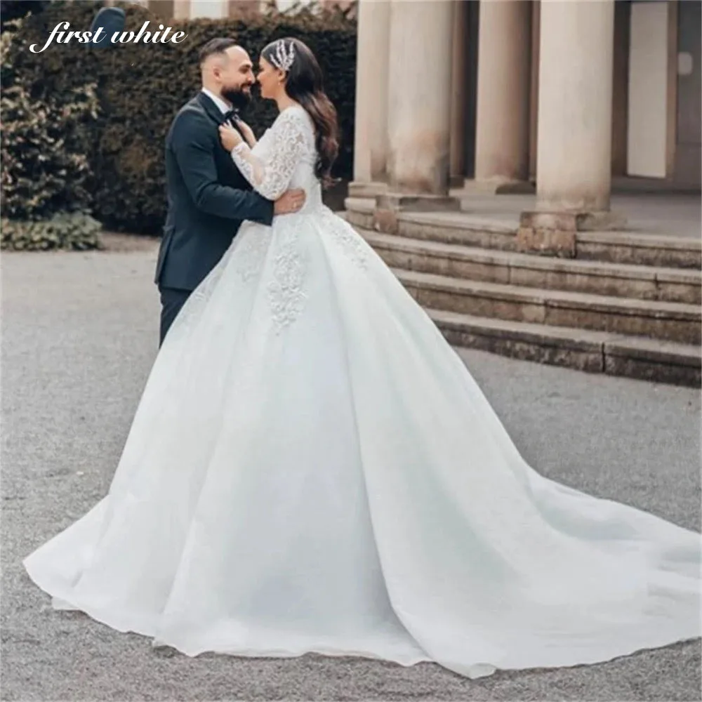 Square Neck Long Sleeve Wedding Dress Lace Appliques Ball Gown Bridal Gown Custom Made Wedding Gown With Chapel Train