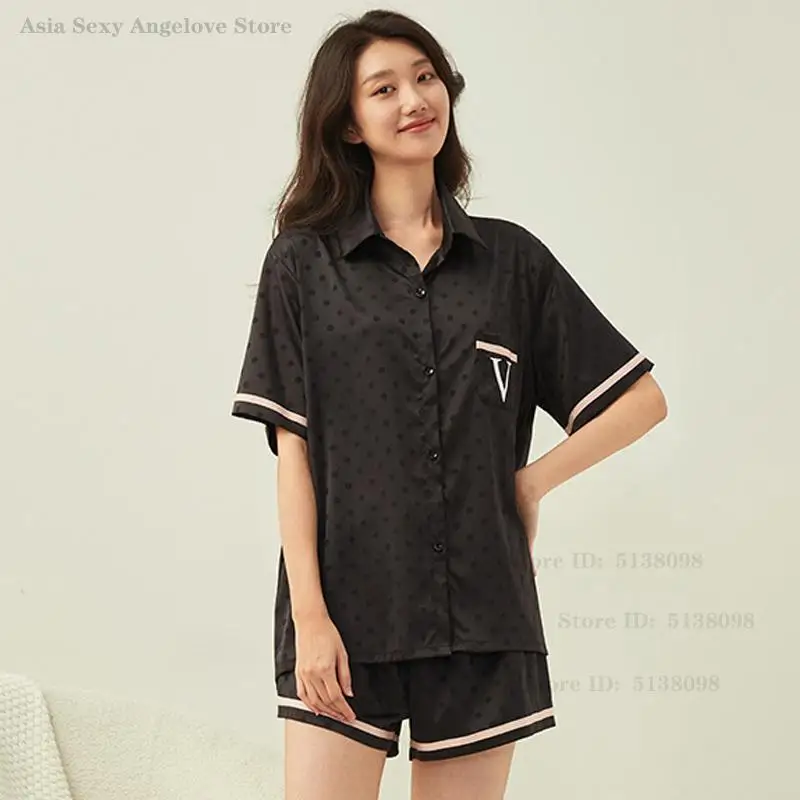 طقم بيجامات جديد لربيع وصيف ملابس نوم مخططة باللون الوردي بأكمام قصيرة بدلة بيجامات من الحرير الجليدي والساتان ملابس منزلية