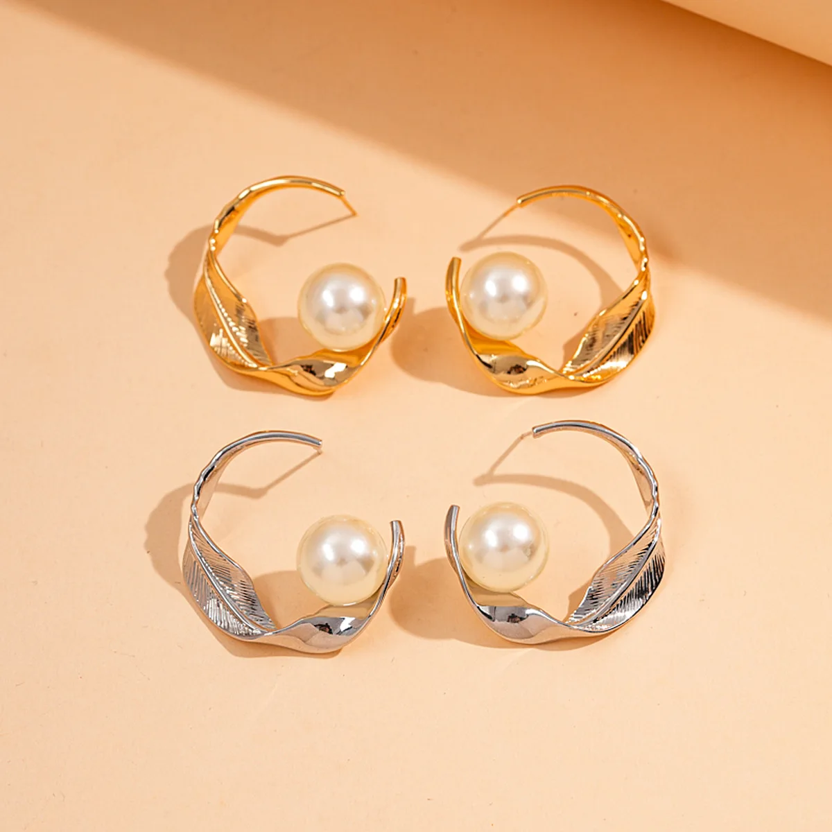 Round Twisted Striped Pearl Stud Earrings Commuter Versatile Earrings Light Luxury Premium Earrings Women