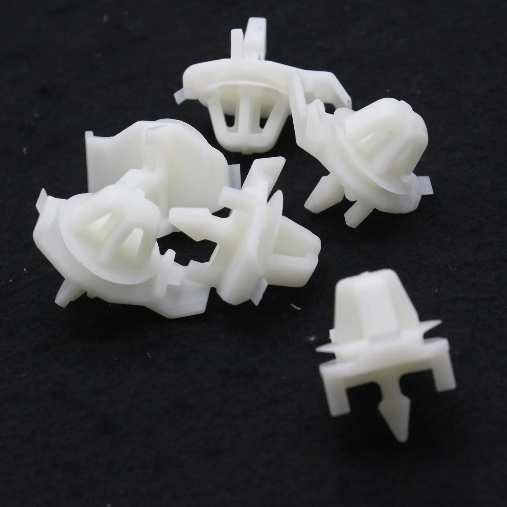 10 Pcs Quarter Panel Moulding Clip Snap Retainer For Mercedes-Benz 200D 300D 300E 260E 500E 001-988-63-81 White Nylon Fastener