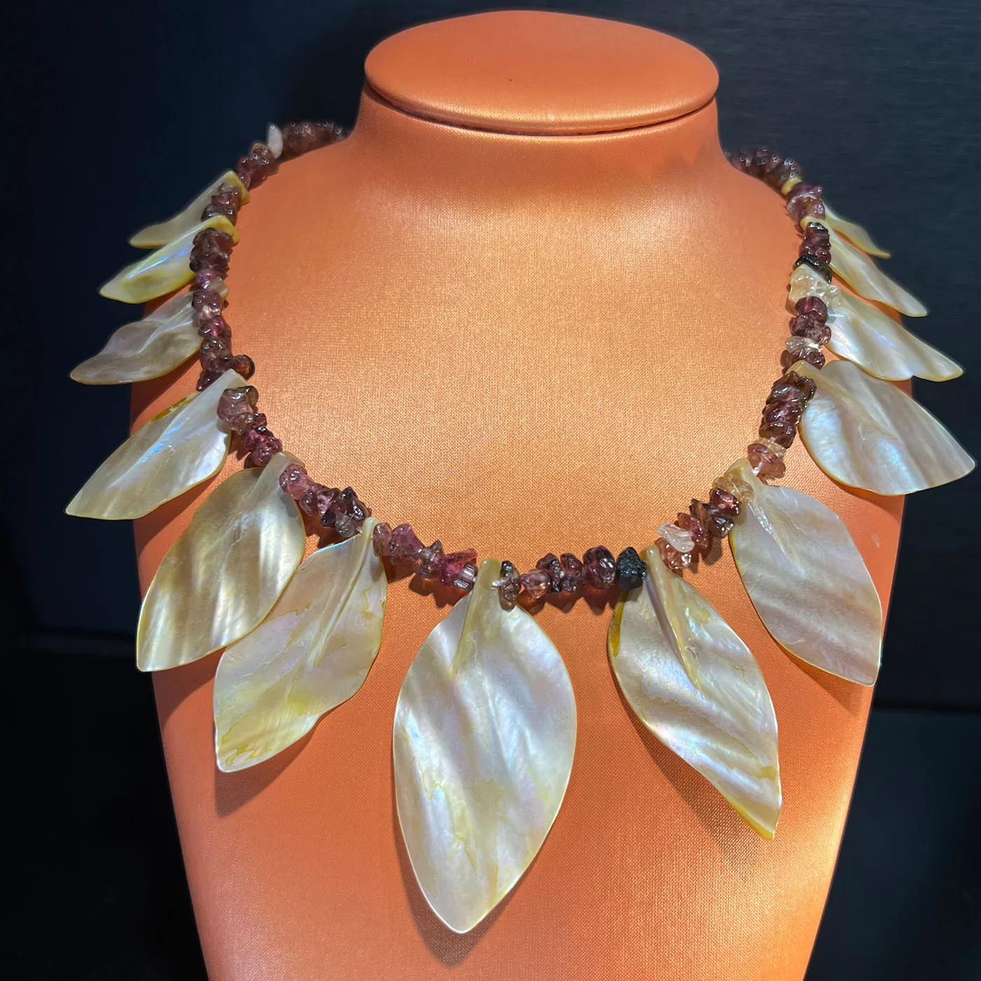 Lapis Lazuli Abalone Shells Necklace for Women Statement Choker Natural Abalone Scallops Collar Fashion Necklaces Jewelry Gifts