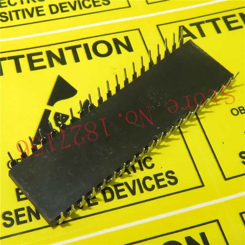 New&original CDP1802ACE   CMOS 8-Bit Microprocessors
