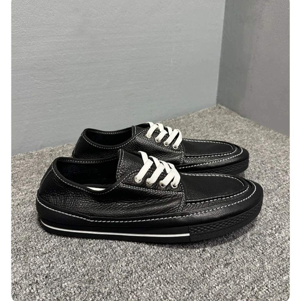 

Leather casual men's shoes, comfortable to wear, suitable for work settings as well as outdoor use. Black canvas men's shoes.