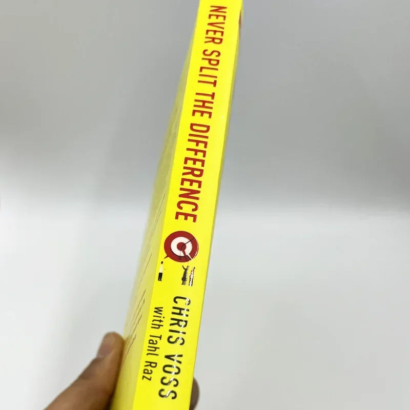 Par Chris Voss Cleaning in English for Adults, Never Split the Difference, NégDynations, Emotional Intelligence, New Listing