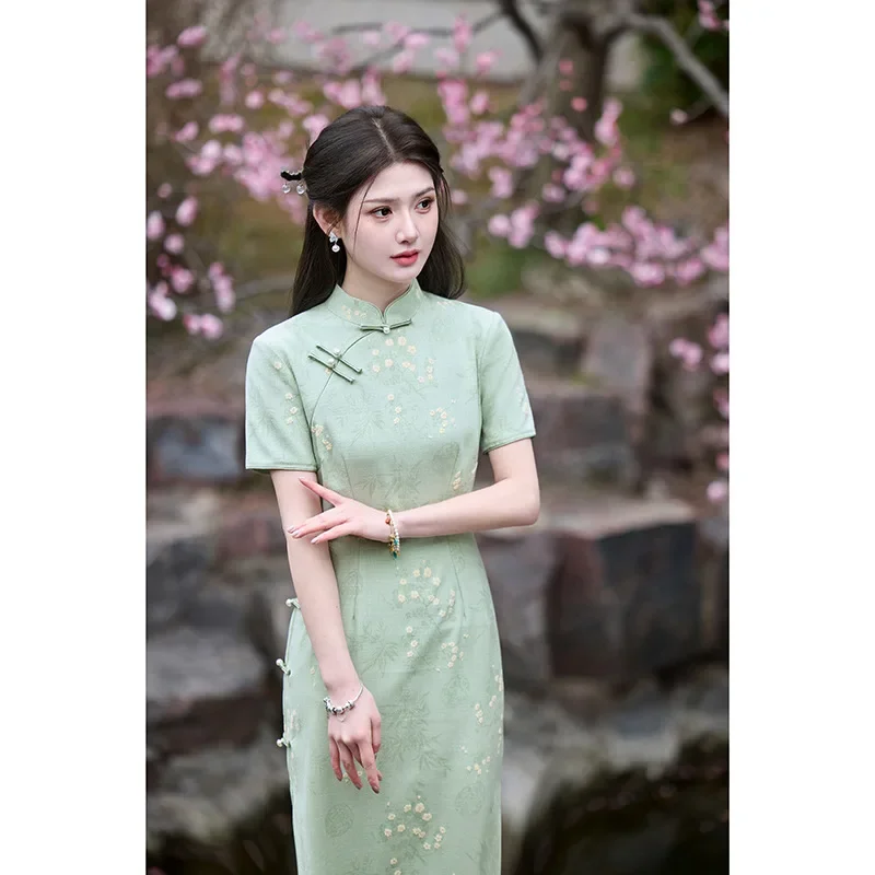 

Зелено-желтое темпераментное улучшенное женское платье Cheongsam, новое китайское летнее жаккардовое платье 20200, новый стиль Qipao
