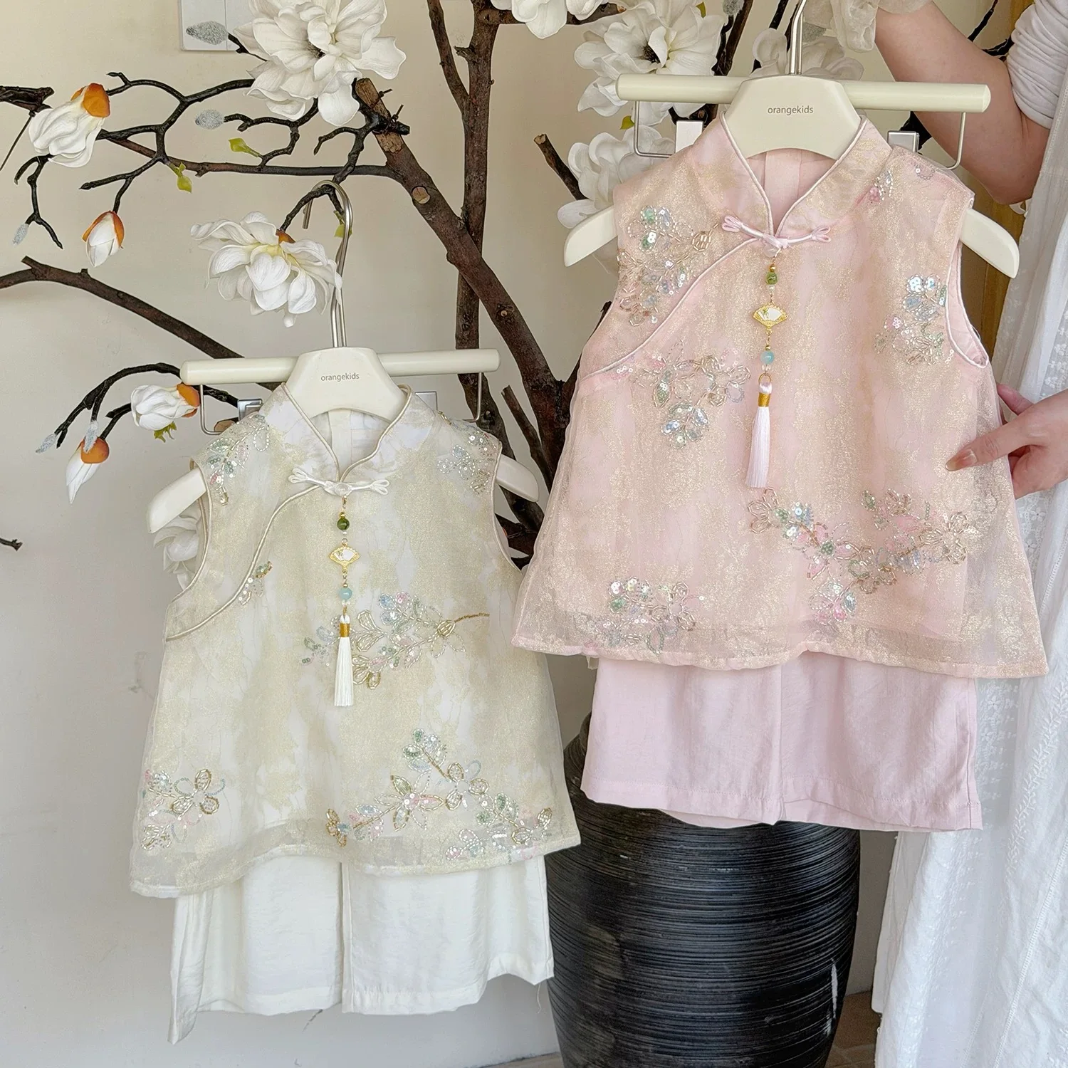New Chinese Style Embroidered 2 Piece Outfit for Girls Sleeveless Top & Trousers Set with Buttons Tassel Ideal Birthday Present