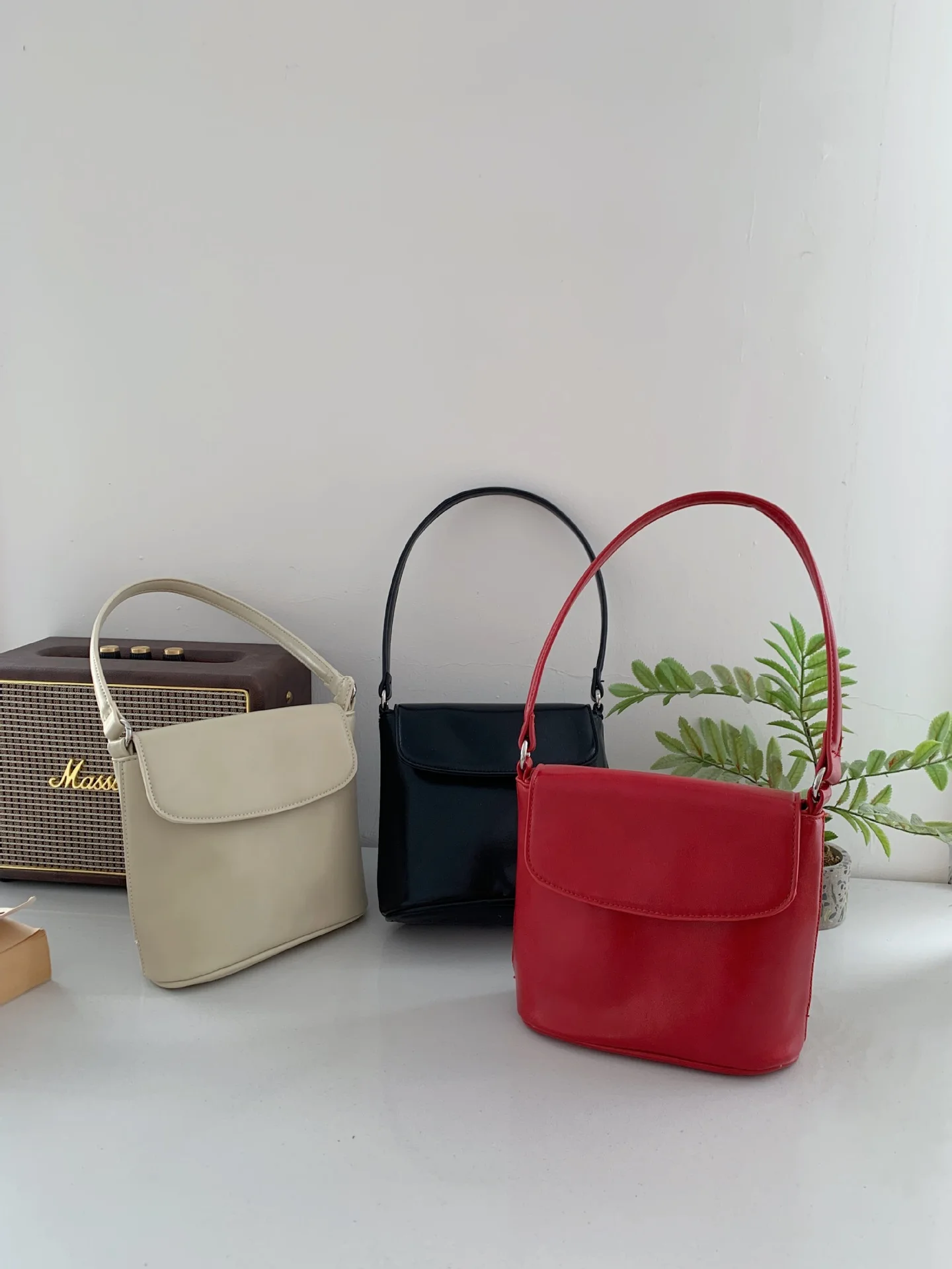 

Классическая женская маленькая квадратная сумка в стиле ретро, весна 2022, новая трендовая текстурированная универсальная корейская версия, сумка через плечо из искусственной кожи