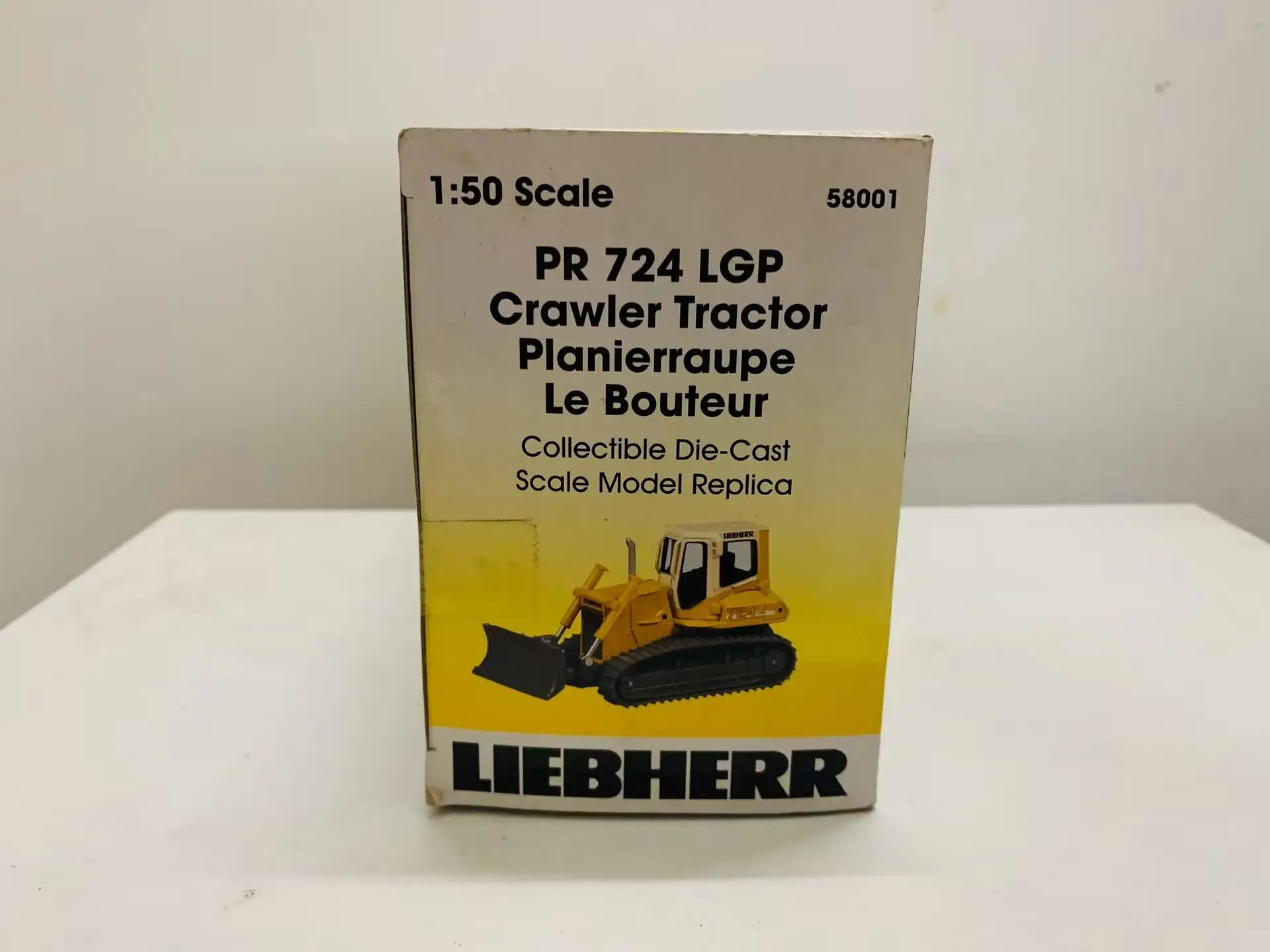 PR 724 LGP Crawler Tractor 1/50 Scale Die-Cast Model 58001