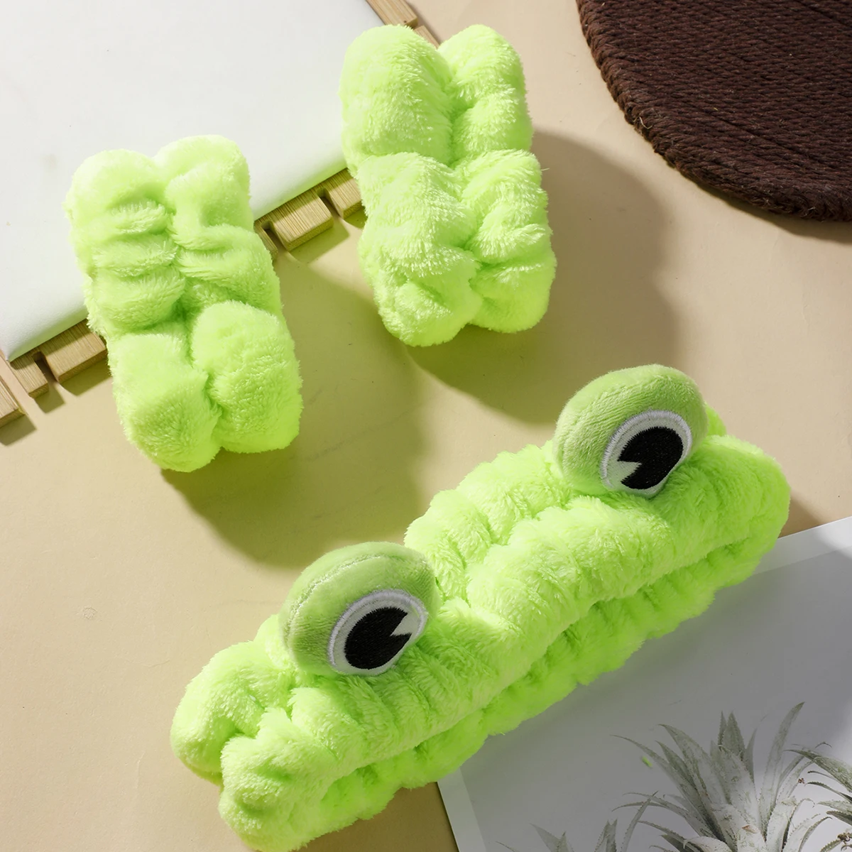 3Pcs Headbands Cute Frog Hair Band Plush Makeup Skincare Headband Wash Face Spa Yoga Wristbands for Women Girls Hair Accessories