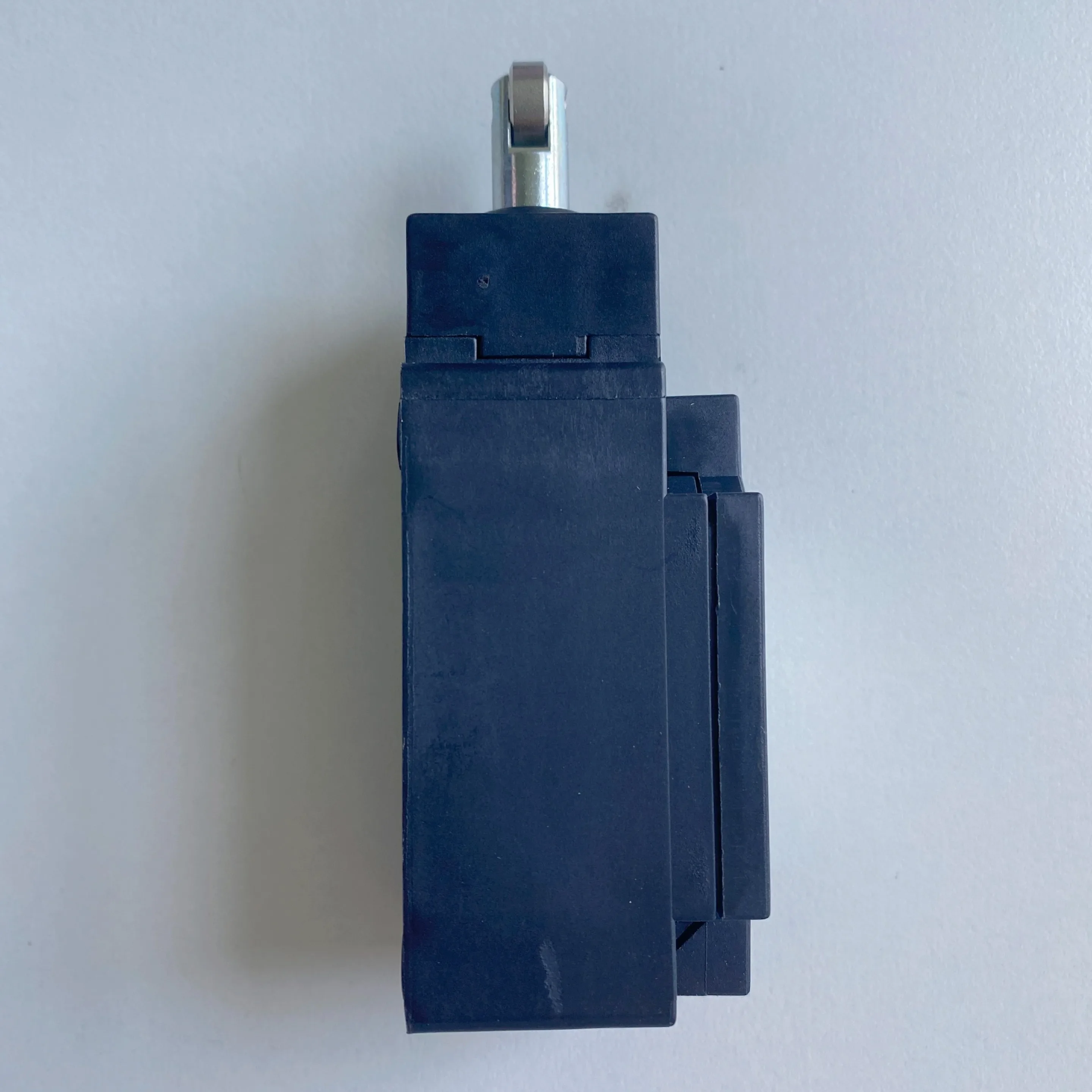 New Original COMEPI Limited Switch BP5H13Z02