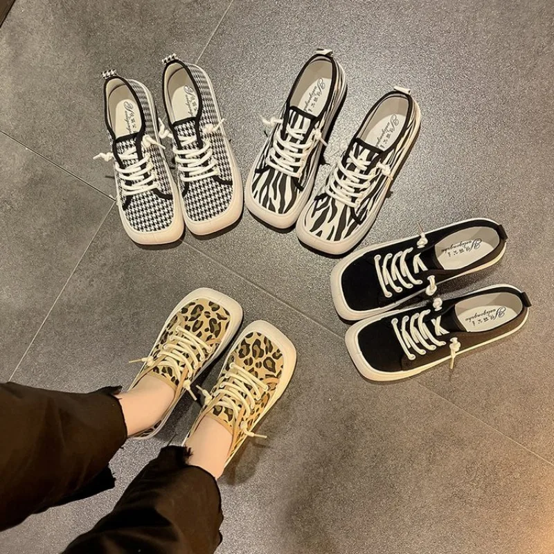 Flat Big Head Canvas Shoes Women 2024 New Spring and Autumn Leopard Color Leisure Sports Students Square Head Board Shoes