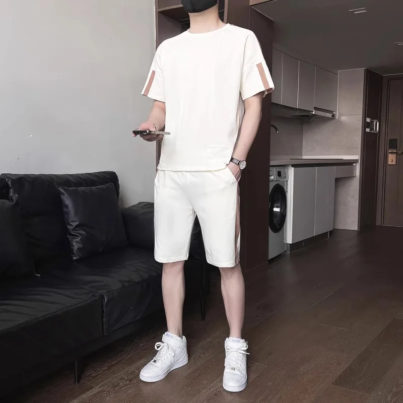 

Мужской летний спортивный костюм: футболка и шорты из полиэстера, молодежный стиль, брюки длиной до колена