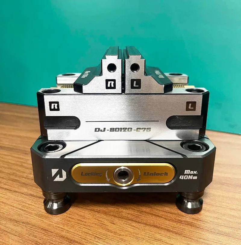 Self-centering vice concentric vice three-jaw chuck chuck seat