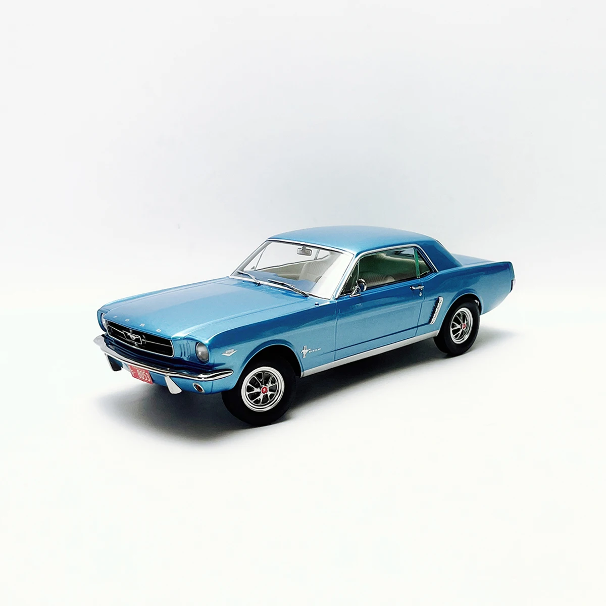 Modelbouw Revell Metal 1965 Ford Mustang Convertible 1/18 in de