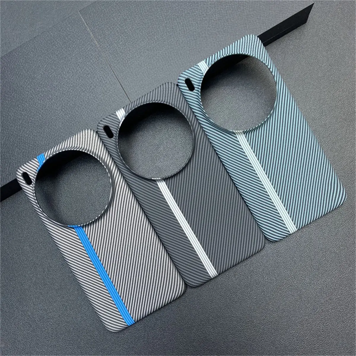 

Carbon Fiber Texture Hard Case for Vivo X200 Pro/X200 Ultra/X200s - Matte Finish Semi-Cover Edge Anti-Fingerprint Phone Shell
