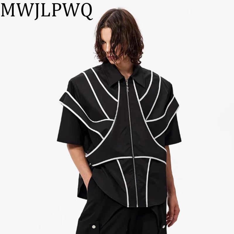 

MWJLPWQ Мужские деконструктивные полосатые рубашки на молнии с коротким рукавом High Street с подплечниками, черные свободные топы, летний тренд 010478
