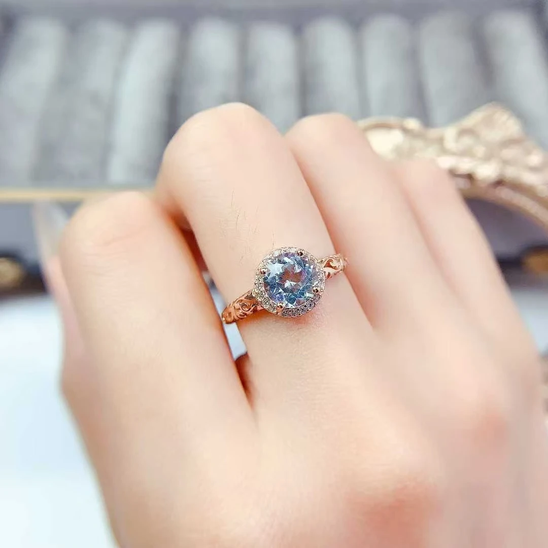 خاتم توباز أزرق فاتح 925 خاتم فضة من الأحجار الكريمة مع طلاء ذهبي عيار 18 قيراط 7 مم 0.8 قيراط خاتم فضة توباز أصلي