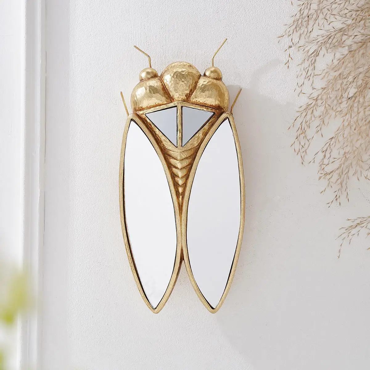 Luxury-Style Golden Butterfly-Shaped Mirror Wall Hanging - Resin Material Insect-Shape Decorative Mirror Wall Decor
