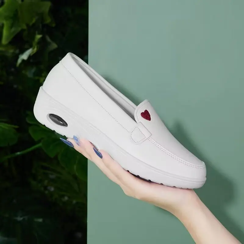 

Women's Shoes Comfortable Soft-soled Work Shoes White Slope Heel Leather Hospital Nurse Shoes Casual Shoes Sports Simple Shoes