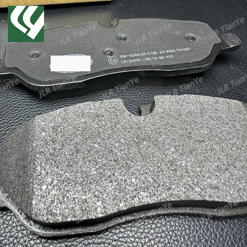 Suitable for Discovery 3 Range Rover Sport Range Rover Administration 05 09 Front brake pads LR134694/SFP500010/LR019618