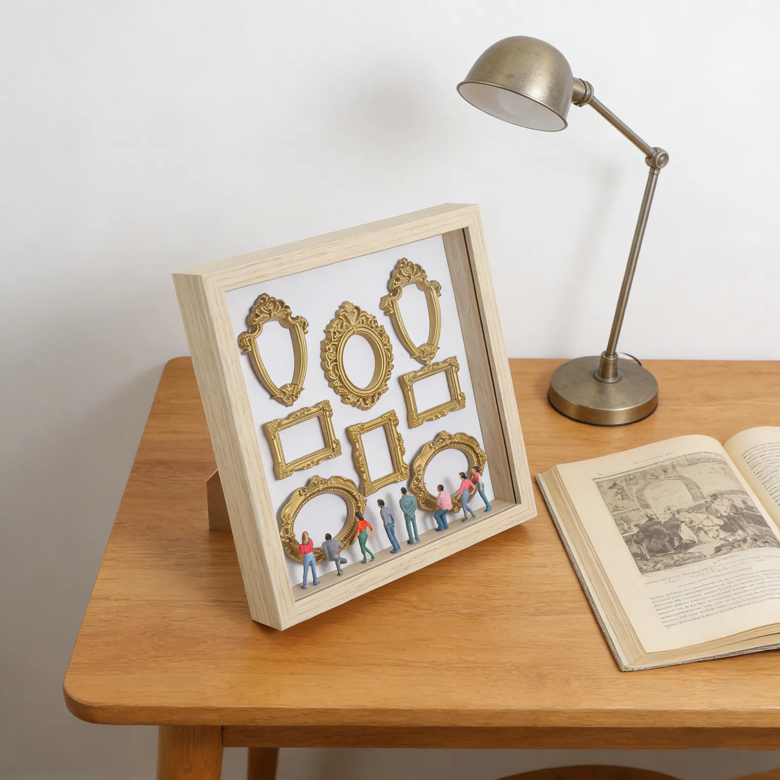 mini-boite-a-souvenirs-de-type-vitrine-de-musee-en-bois-avec-accents-dores-accessoires-pour-micro-cadre-photo-pour-la-creation-de-tableaux-de-souvenirs-diy
