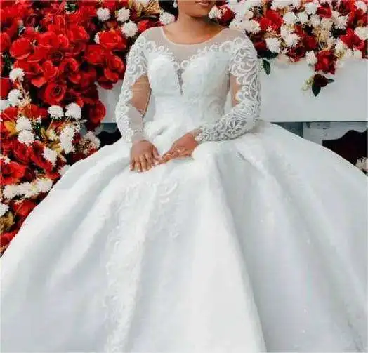 Customized New Luxury High Quality Beaded Wedding Dress Ball Gown Princess African Wedding Dress