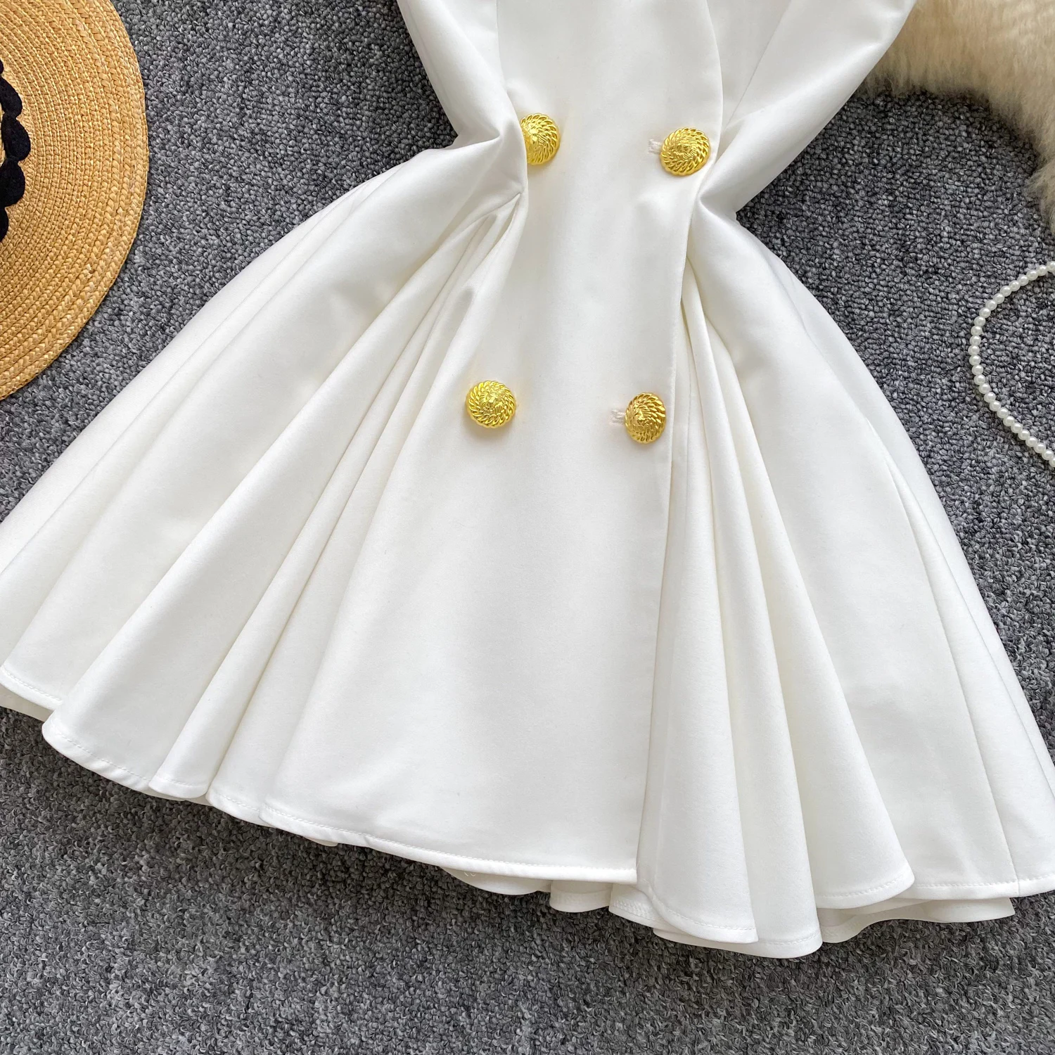 Franse elegante socialite stijl sexy v-hals mouwloos dubbele rij knopen hoge taille a-lijn temperament korte jurk dames zomer