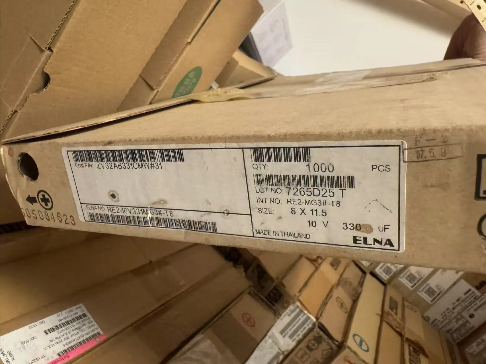 2025 100PCS Takefast hot sale Imports of ELNA Blue Robe RE2 10V330UF 330uF/10V origl authentic 330uf 10v spot 8*11.5MM