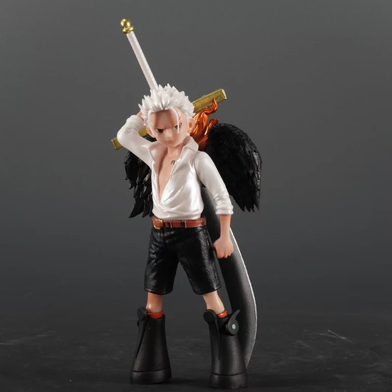 Jednoczęściowa figurka Oka Shichibukai Dracule Mihawk Seraphim S Eagle Action Model Kolekcja statuetek Dekoracja Zabawka Prezent urodzinowy