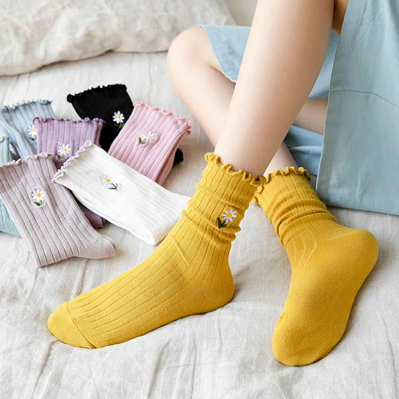 

Fashion Women Cotton Ruffle Socks Embroidered Flower Cute Sweet Daisy Frilly Socks Lady Solid Color Long Loose Socks Free Size