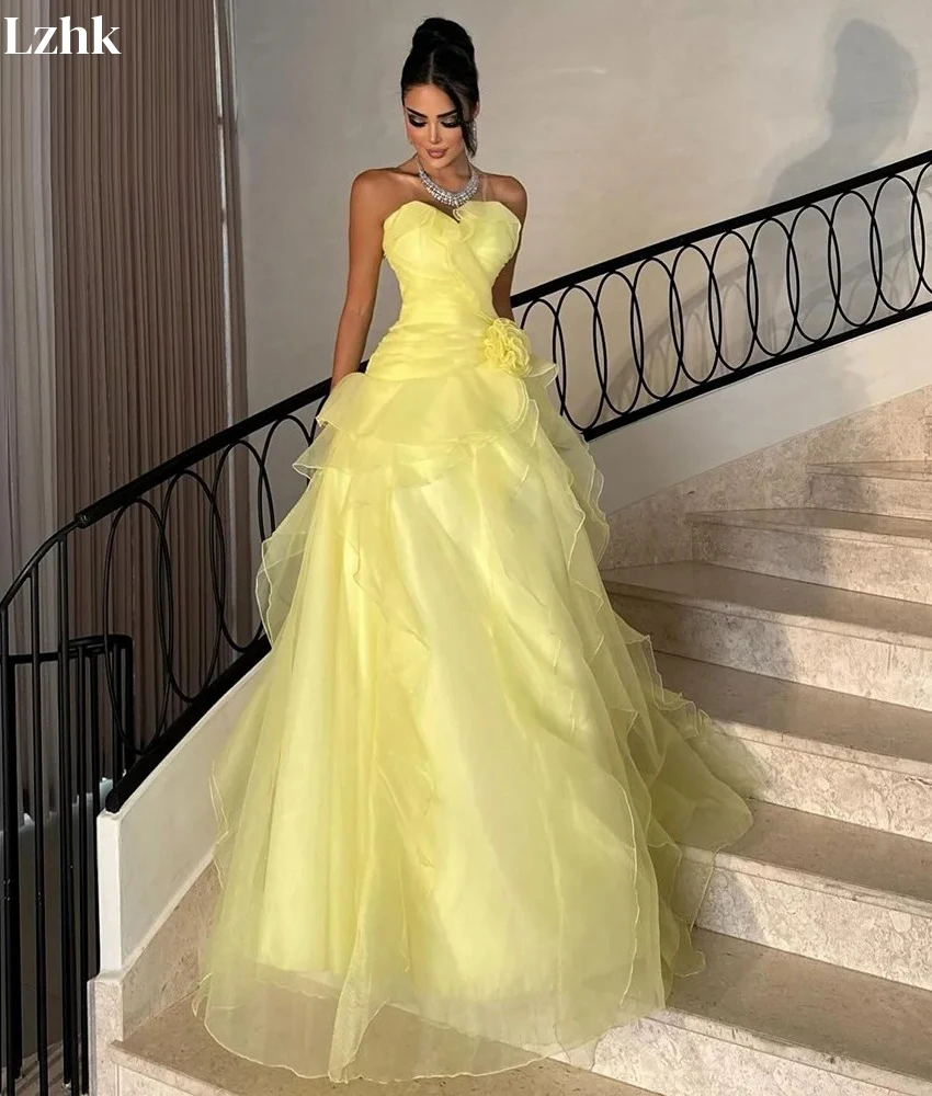 Aangepaste sexy tule a-lijn 3D bloemen ruches avondjurk hoge kwaliteit lieverd mouwloze vloerlengte galajurken