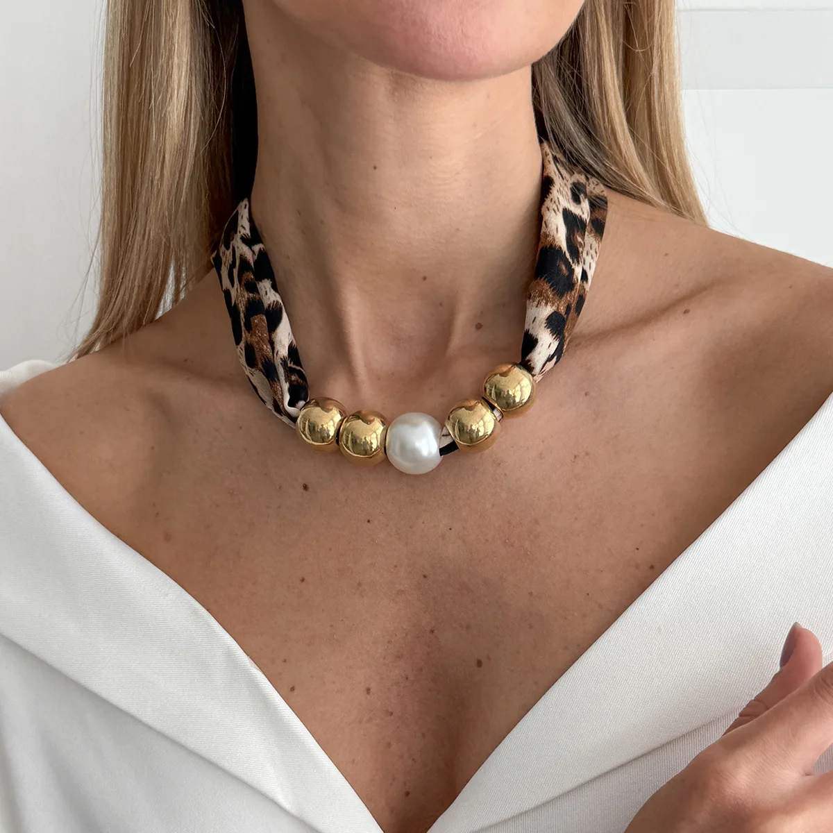 Pearl Necklace Retro Cloth Knot Beaded Pendant Choker Unique Design Lightweight Versatile Daily Wear Jewelry for Women