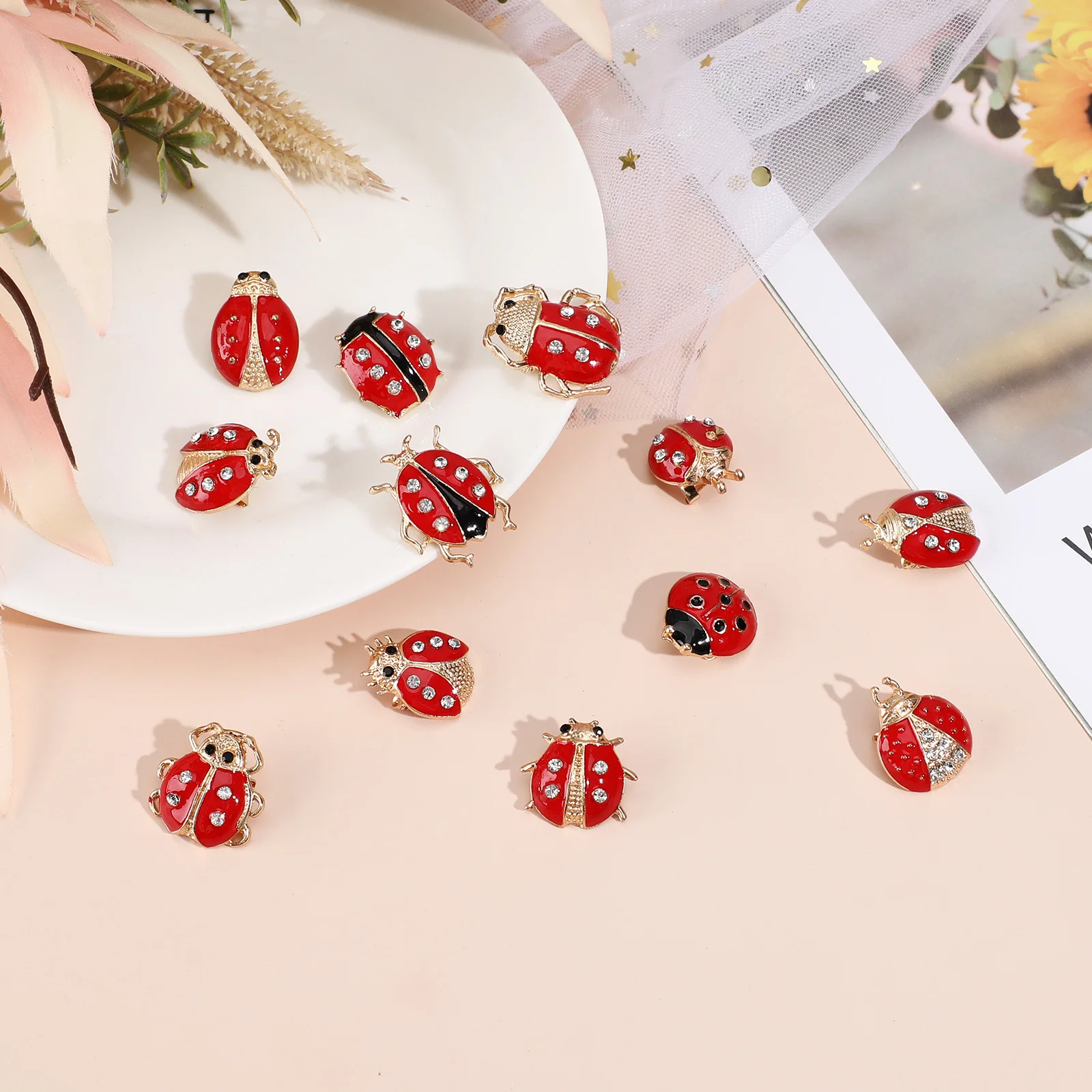 

12Pcs Fashion Brooch Pin Cute Delicate Breastpin for Sweaters Bags Coats Dresses Party Wedding Ceremony Gift