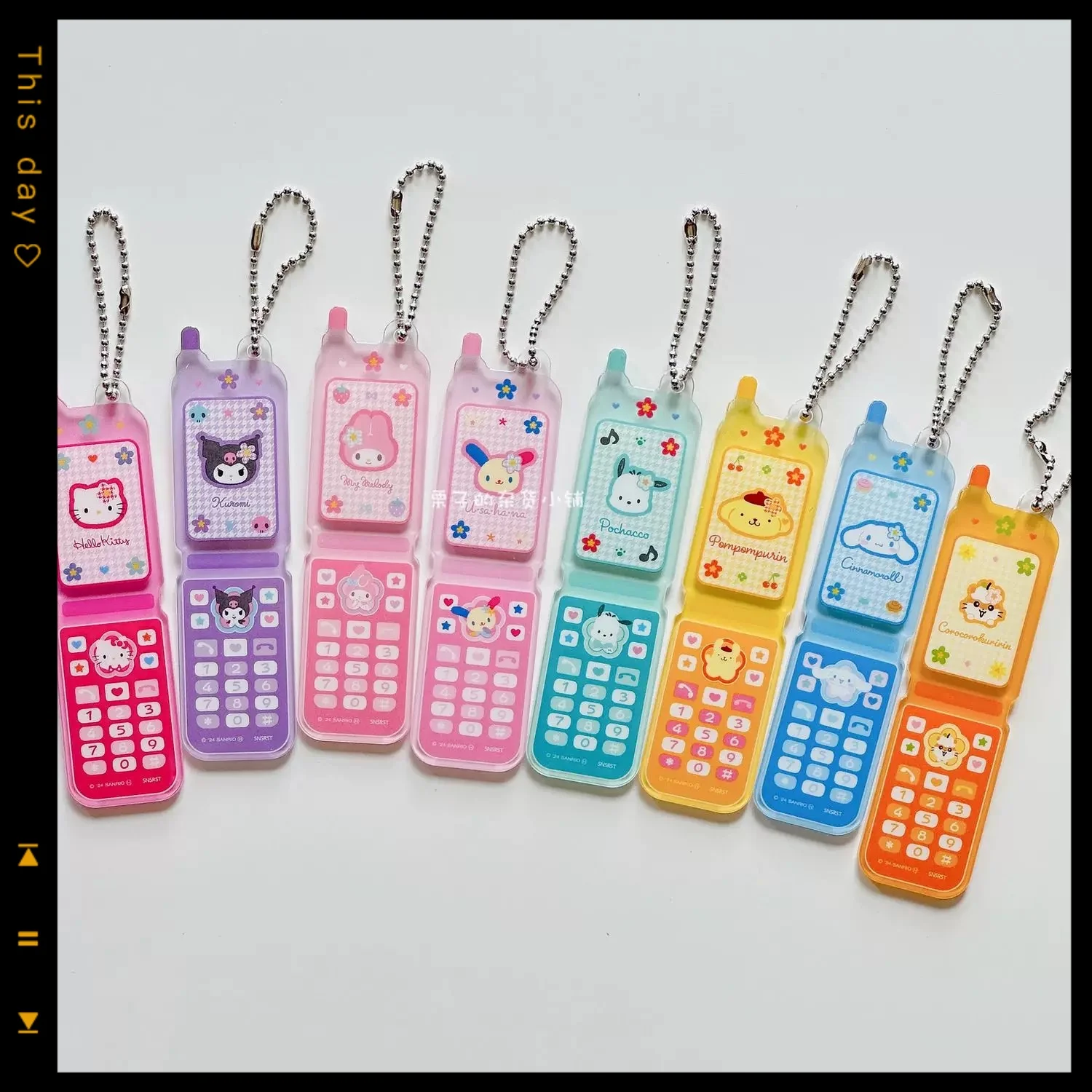 

Kawaii Sanrio hello kitty kuromi anime peripherals model flip phone keychain my melody my piano toy keychain ladies