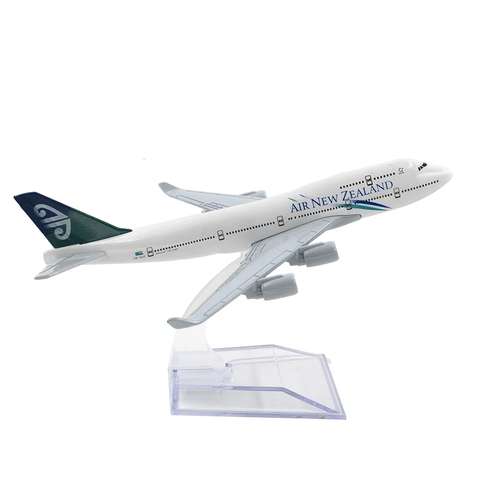 1/400 Scale Alloy Aircraft Boeing 747 Air New Zealand 16cm Airplane B747 Model Toys Decoration Children Gift Collection