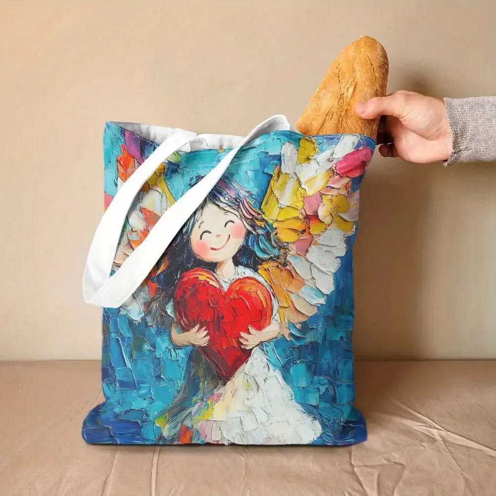 Un ángel feliz sosteniendo un gran bolso de lona con estampado de corazones rojos, adecuado para uso diario, compras, escuela y viajes.