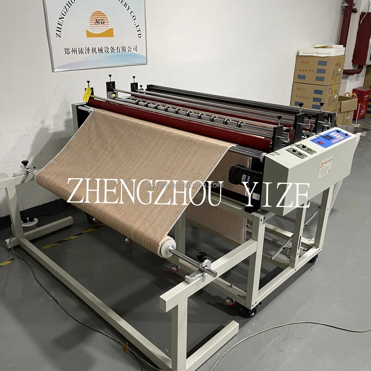 آلة قطع رغوة إيفا للتحكم الآلي في الكمبيوتر لآلة قطع الألواح البلاستيكية لفيلم الورق والجلد PE OPP