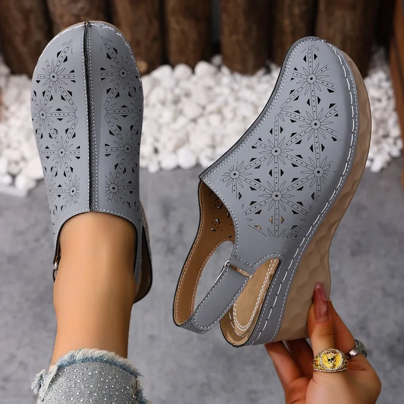 صنادل باوتو الصيفية المجوفة للنساء بكعب عالي وكعب عالٍ وحزام بإبزيم كلمة واحدة صنادل نسائية خفيفة الوزن قابلة للتنفس