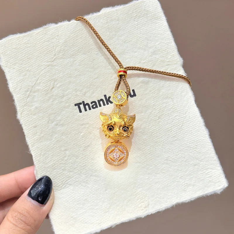 

【Eyes can move】 Lucky Pixiu Pendant Necklace for Women, Wealth-Attracting Three-Dimensional Sweater Chain Braided Rope