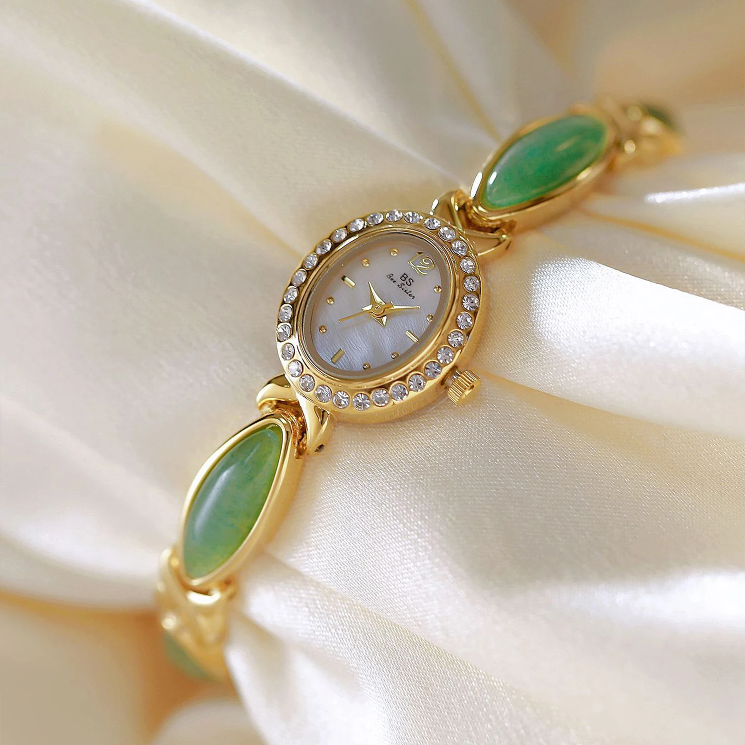 2025年トップ高級レディース腕時計 防水宝石ブレスレットチェーン レディースウォッチ オーバルダイヤル クォーツ レディースウォッチ 新品