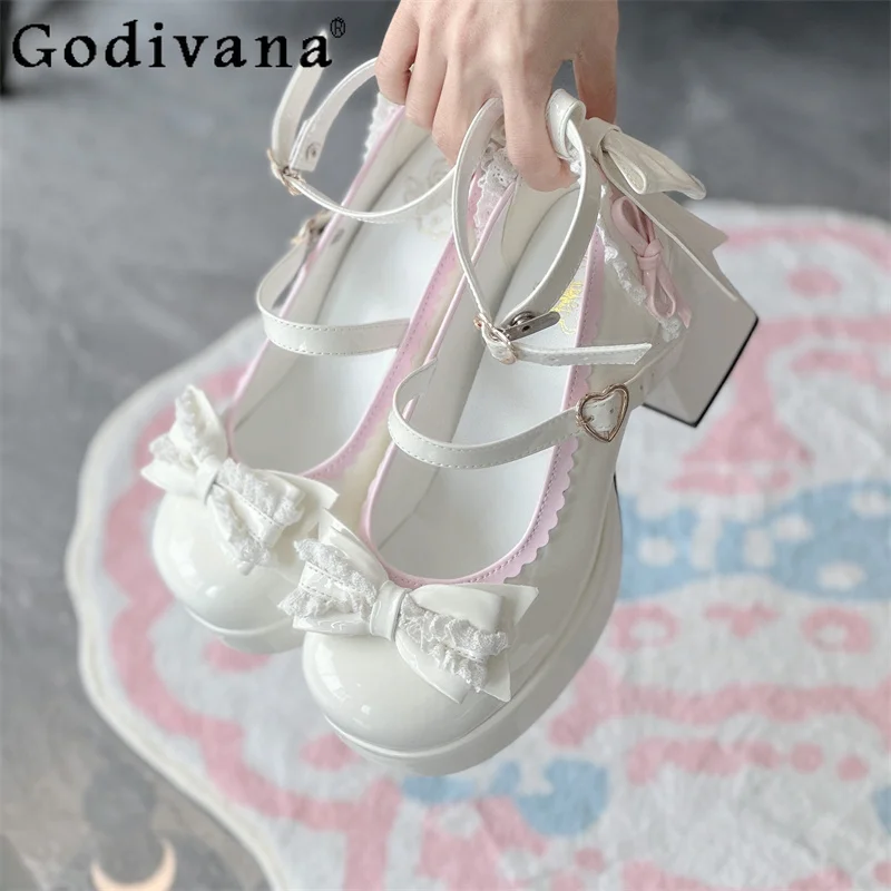 

Туфли в стиле Лолиты с круглой головкой и кружевом в форме сердца, элегантные студенческие туфли на высоком каблуке для девочек, женская оригинальная японская обувь