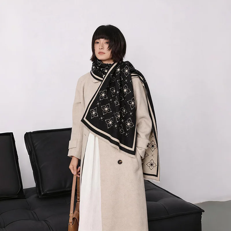 Retro four-petaled begonia pattern jacquard scarf imitation cashmere thermal shawl high-grade light luxury imitation cashmere