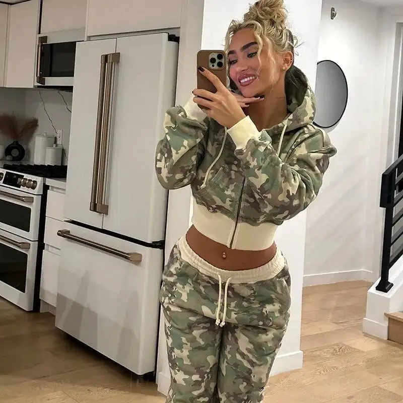 Setelan Celana Pendek Ala Jalanan Kamuflase Wanita Atasan Crop Tanpa Lengan Set 2 Potong Hip-Hop Pendek Serut Celana Olahraga Kasual Hoodie Y2k