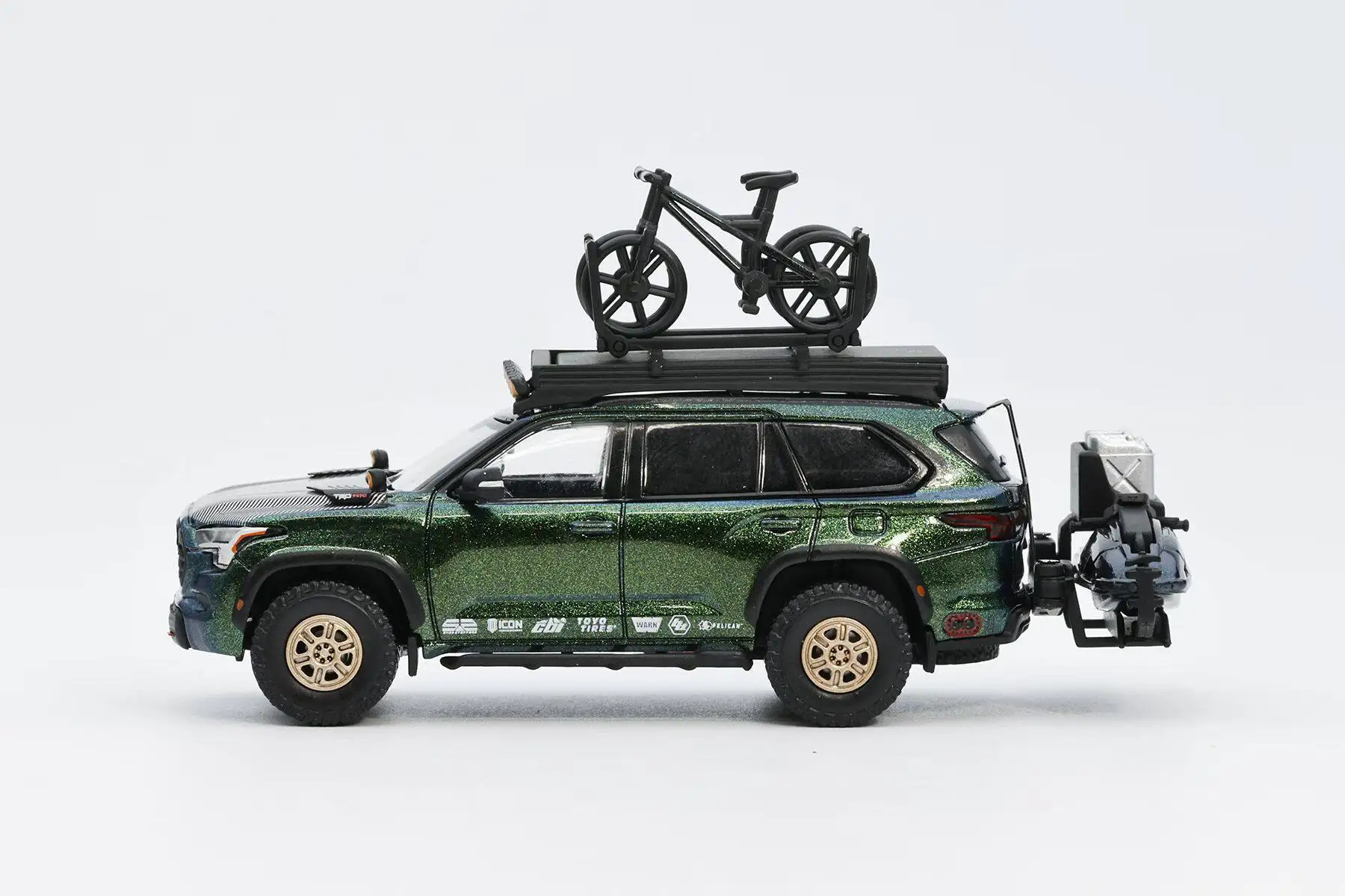 In Stock 1: 64 Full-size SUV Alloy Cast Static Car Model - Creative Decoration Item - Festival Gift