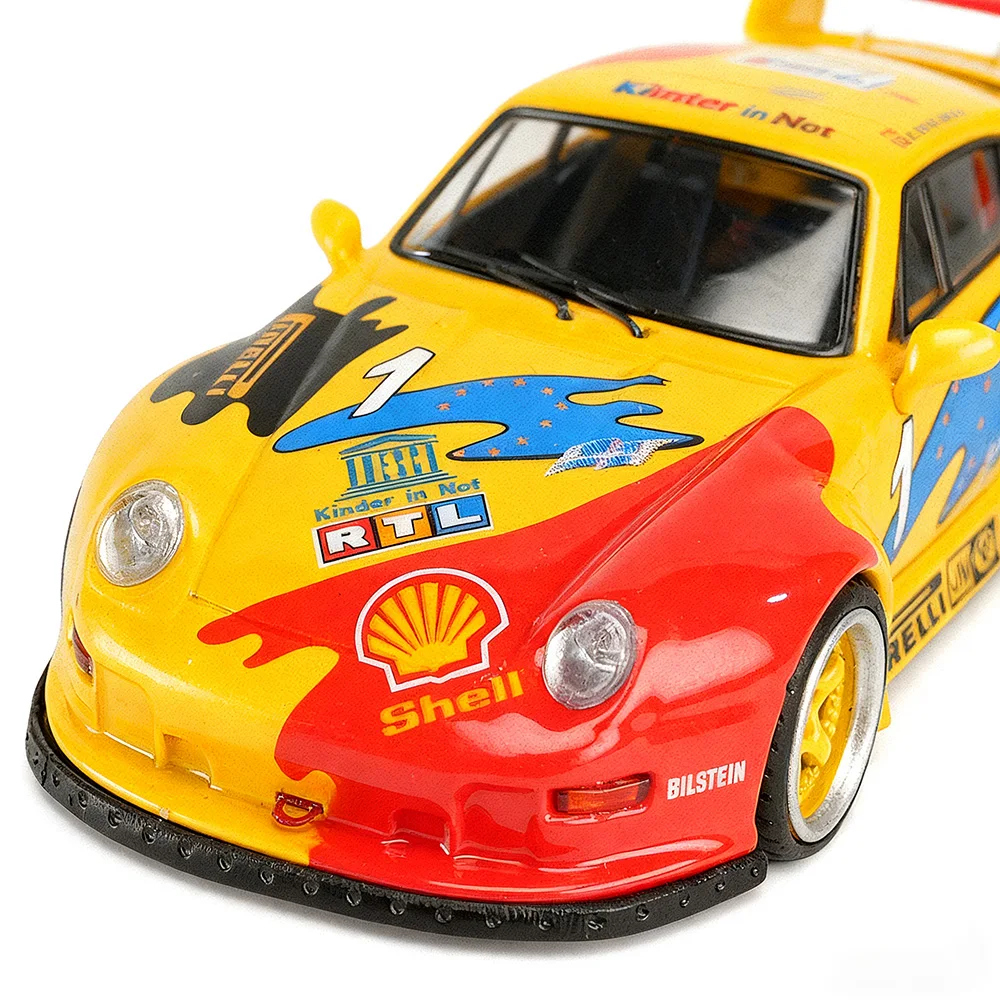 FANKU 1/64 Diecast 993 نموذج سيارة مصنوع من خليط معدني على شكل جسم عريض — أبيض عالي التفاصيل سيارة رياضية مصغرة قابلة للجمع إصدار هدية