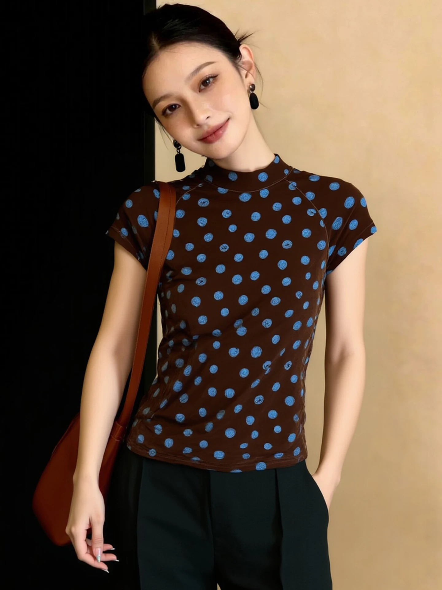 

Spring Fashion Youthful Polka Dot Short Sleeve Slim Fit Overhead Shirt Unique Exquisite Base Shirt Commute Korean Style Silk Top